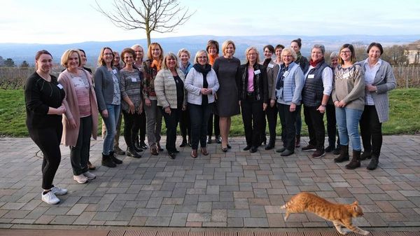 Bundesministerin Dr. Julia Klöckner besucht Workshop der Landfrauenstudie in Ingelheim